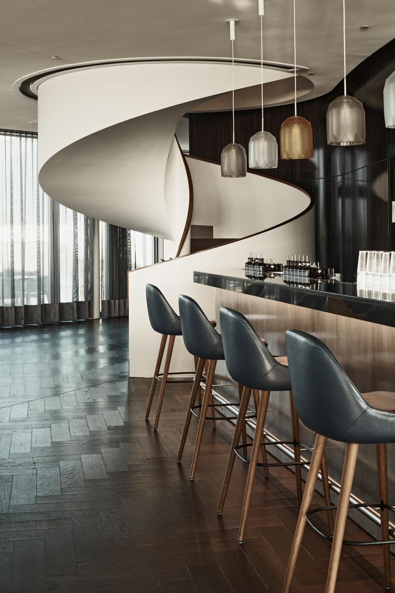 The Fontenay Hamburg Hamburgo Exterior foto The bar at the 101 Sky Bar
