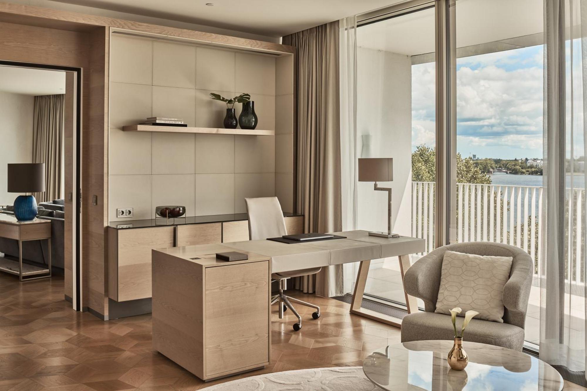 The Fontenay Hamburg Hamburgo Exterior foto Office