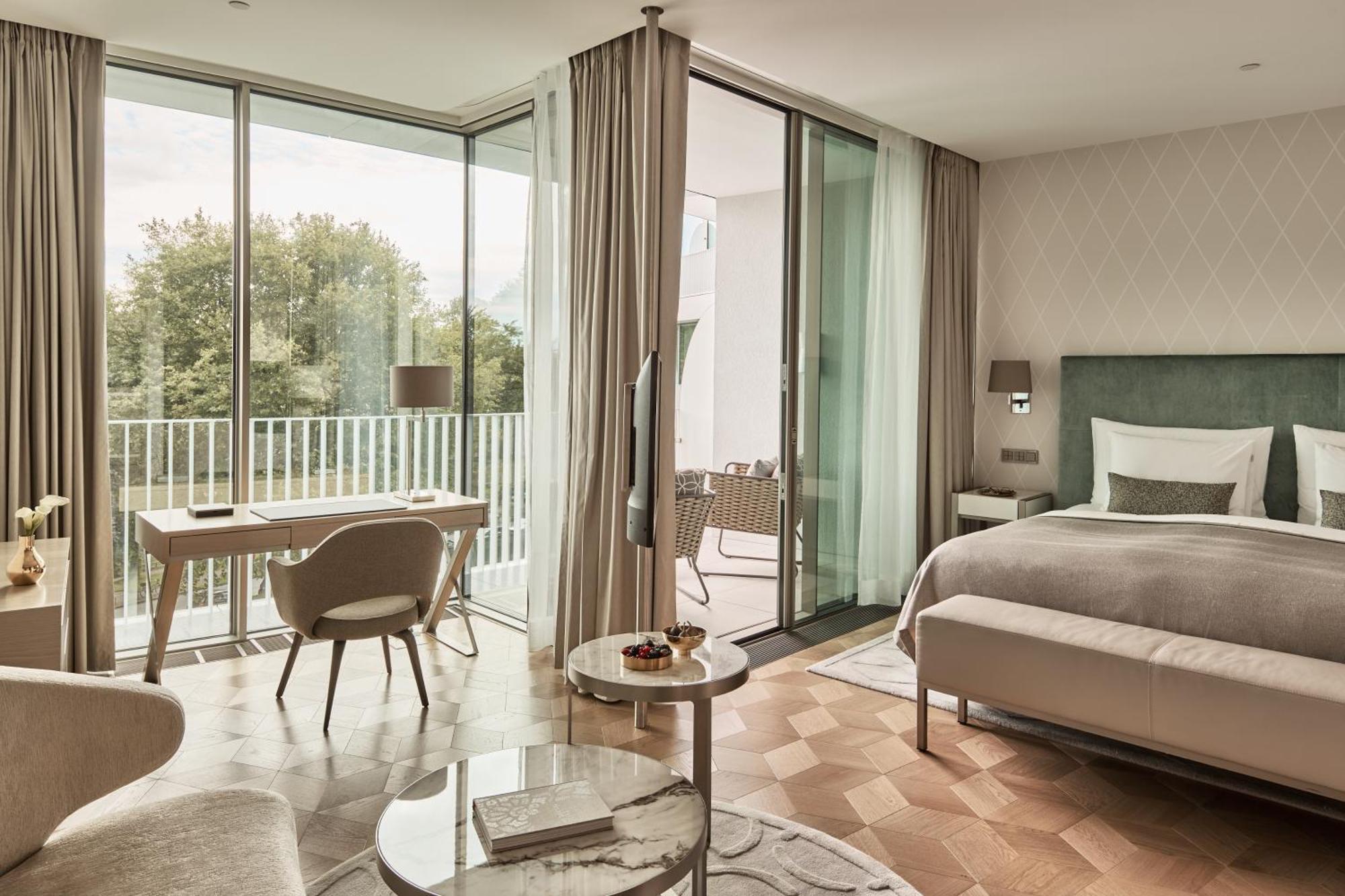 The Fontenay Hamburg Hamburgo Exterior foto A room at the hotel
