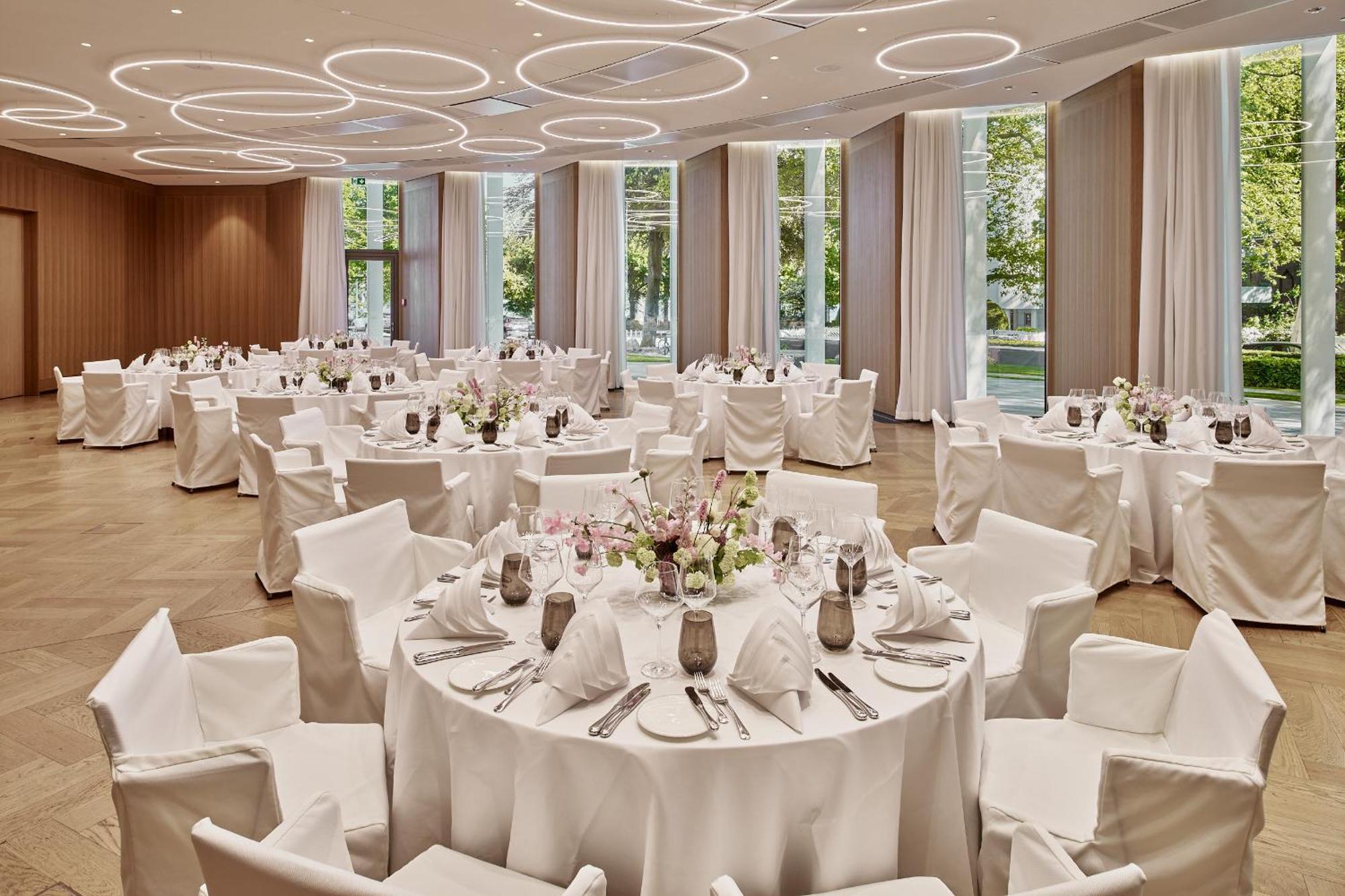The Fontenay Hamburg Hamburgo Exterior foto The ballroom
