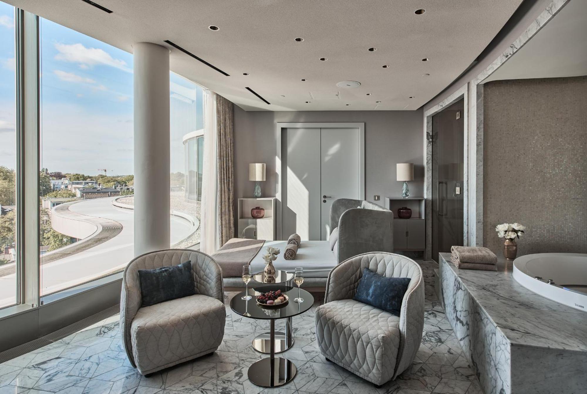 The Fontenay Hamburg Hamburgo Exterior foto The Sky Residence
