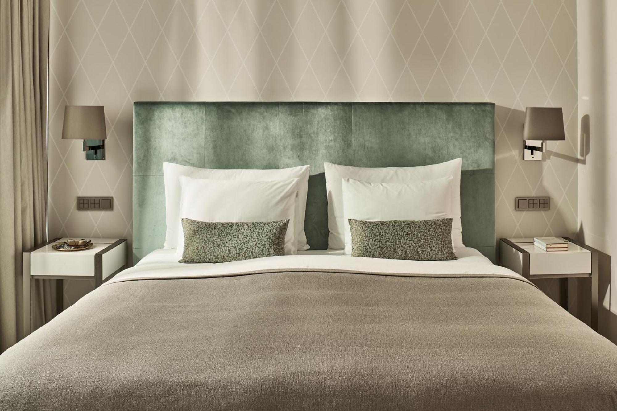 The Fontenay Hamburg Hamburgo Exterior foto Deluxe room
